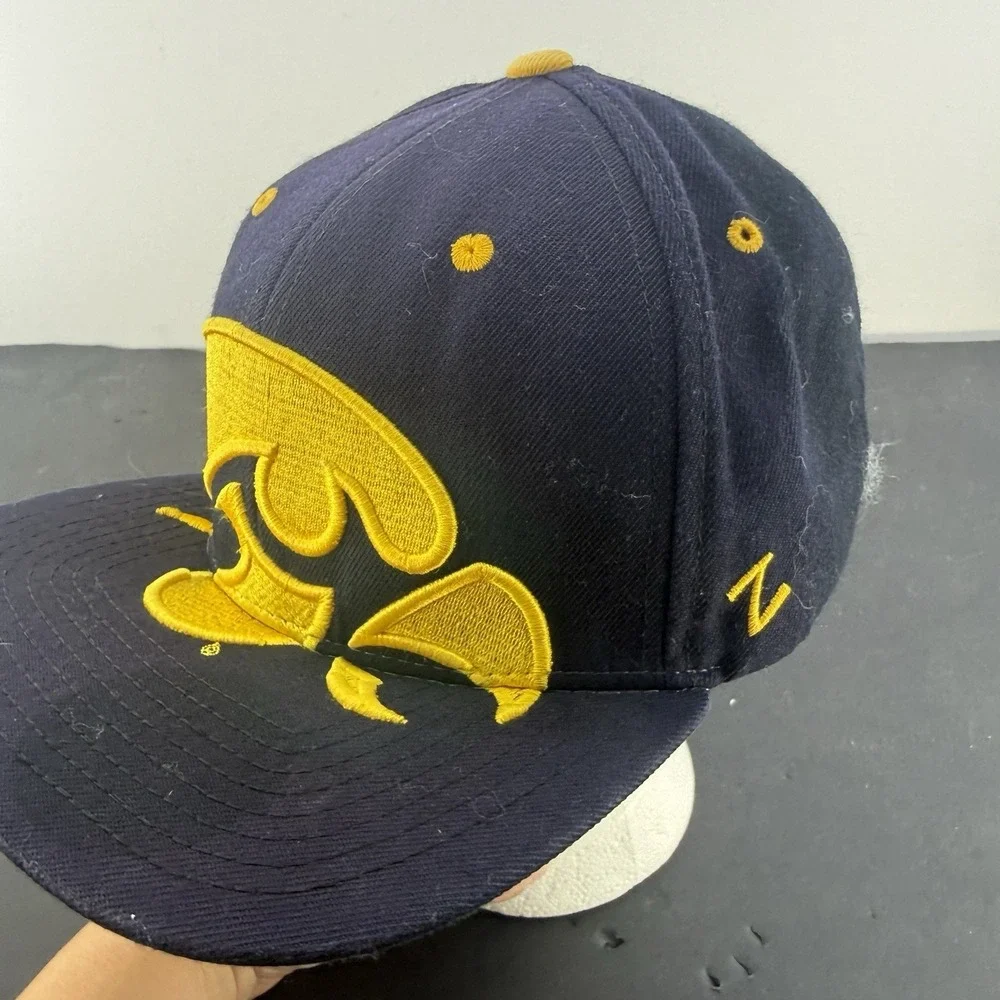 Zephyr Iowa Hawkeyes Oversized Logo Snapback Hat Black Gold NCAA Cap OSFM